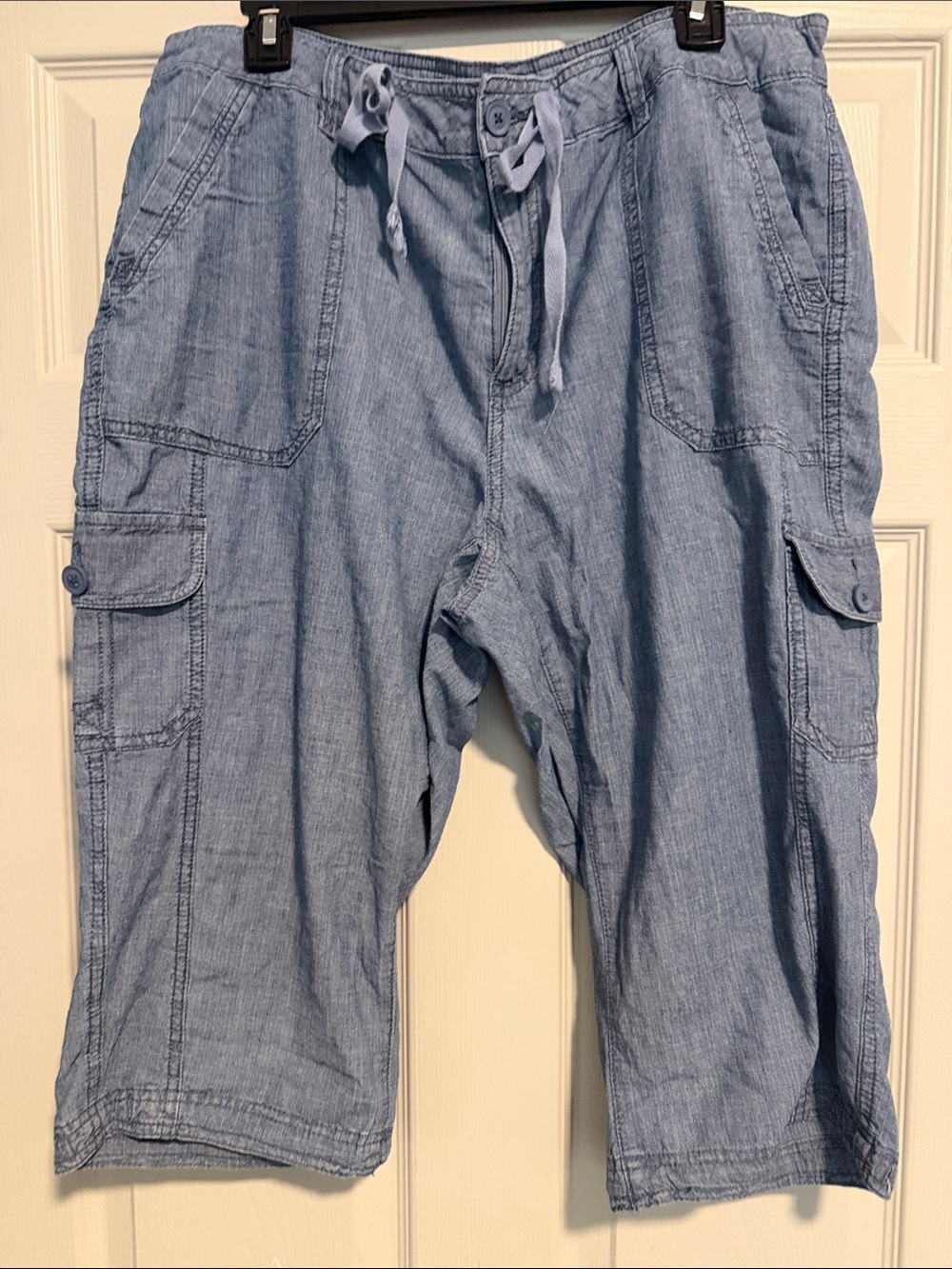 St. John's Bay Light Blue Cargo Capris